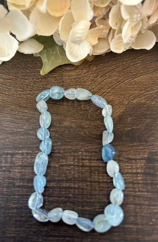 Natural Stone Gem Bracelet 7.5 inch Stretch-Aquamarine Chunk