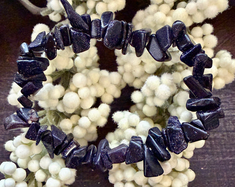 Natural Stone Chip Bracelet 7.5 inch Stretch-Blue Goldstone