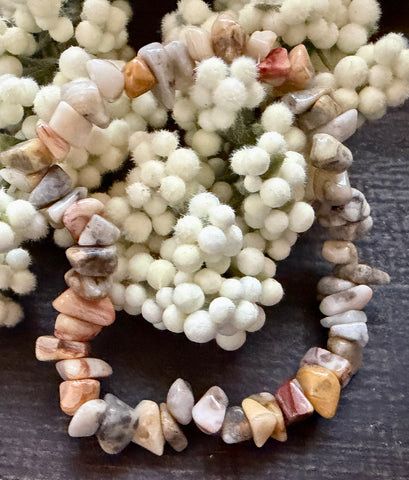 Natural Stone Chip Bracelet 7.5 inch Stretch -Crazy Lace Agate