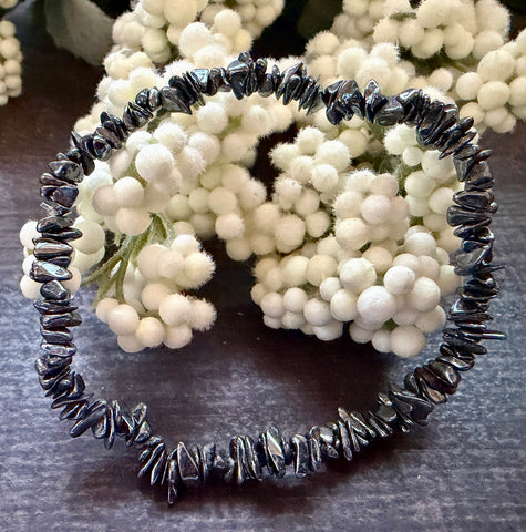 Natural Stone Chip Bracelet 7.5 inch Stretch-Hematite