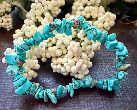 Natural Stone Chip Bracelet 7.5 inch Stretch-Turquoise Howlite